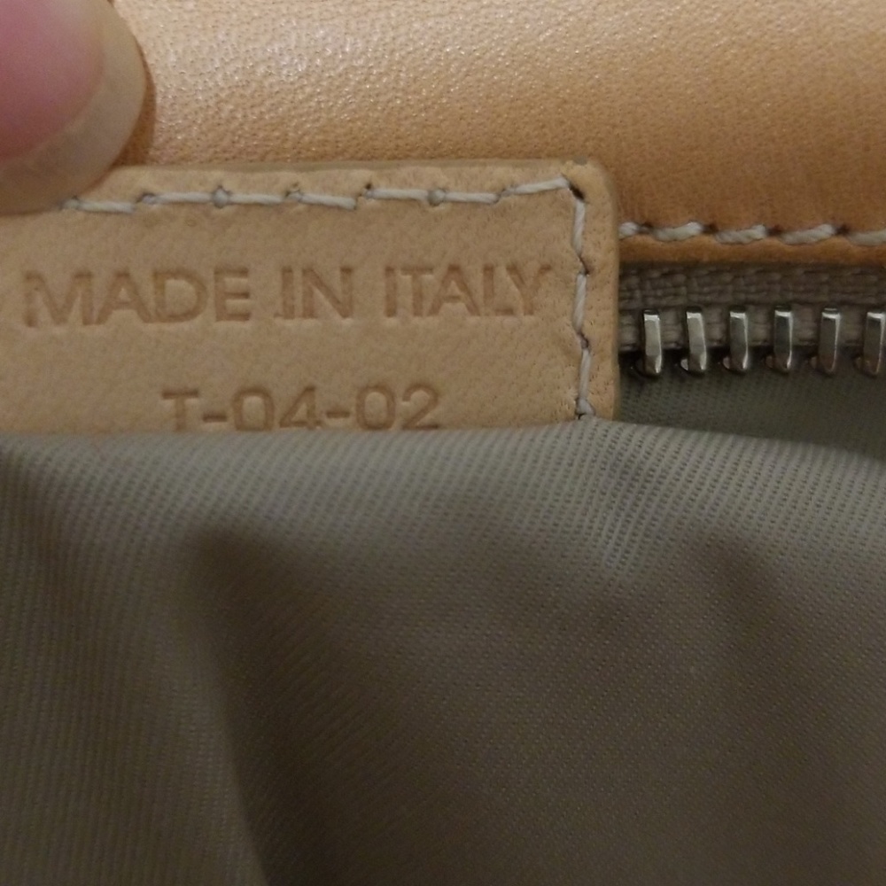 Authentic Burberry purse- firm price - Picture 2 of 8